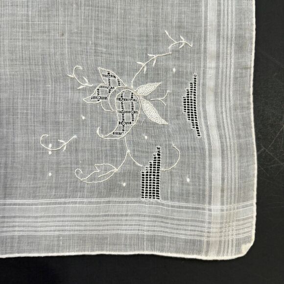Vtg White Embroidered Drawnwork Wedding Handkerchief Bride Cottage Core Granny - Picture 2 of 6